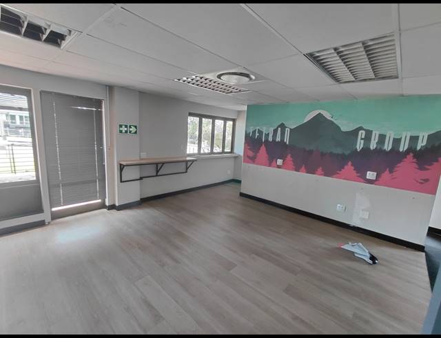 331M² OFFICE TO LET IN MAGALIESSIG
